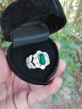Load image into Gallery viewer, Green emerlend Silver Ring
